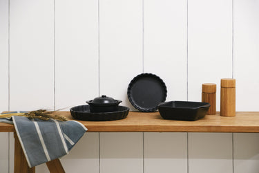 BROSTE Ovenware Vig Flan Oven Dish Medium - Black at Online8 Furniture Auckland NZ