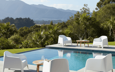 Kiwis Love Outdoor Tub Chairs: Here's Why