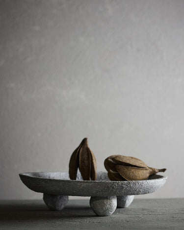 MUUBS Luna round tray styled with decor