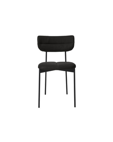 MUUBS Oni dining chairs at a dining table