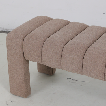 Gaudi Bench camel boucle side profile