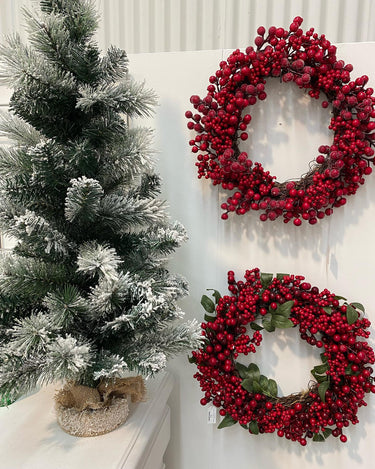Berry Leaf Wreath 46cm at online8 furniture store Auckland
